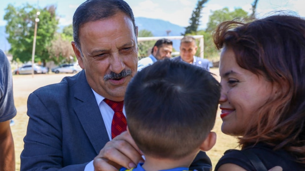 El gobernador Quintela apoya el crecimiento de los clubes y la actividad deportiva